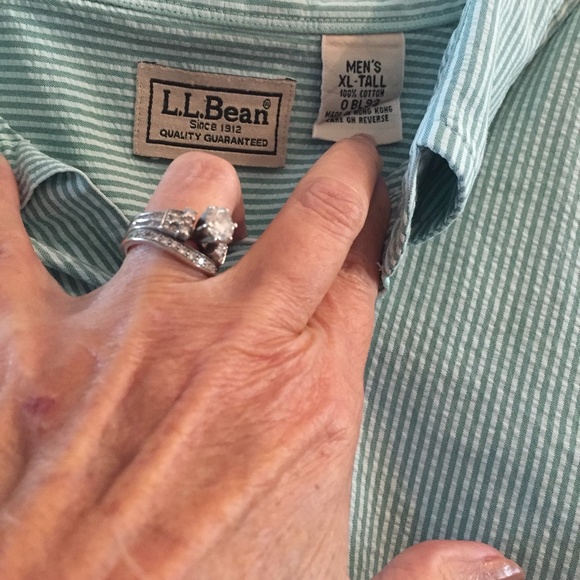 L.L. Bean Seersucker short sleeve Shirt XL… - Picture 3 of 5